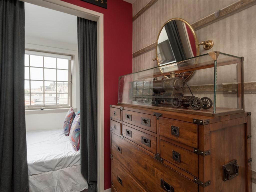 Canongate Luxury Homestay Edinburgh Buitenkant foto