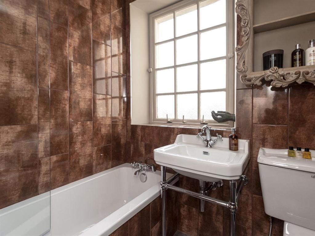 Canongate Luxury Homestay Edinburgh Buitenkant foto